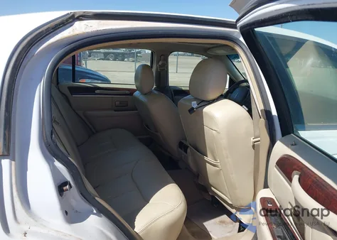 2007 Lincoln Town Car Signature Limited из США, поврежденный, VIN 1LNHM82W17Y606387